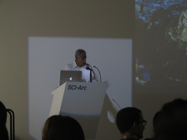 Mr. Eric Owen Moss, director of SCI-Arc, welcomes students at the Making + Meaning orientation.
