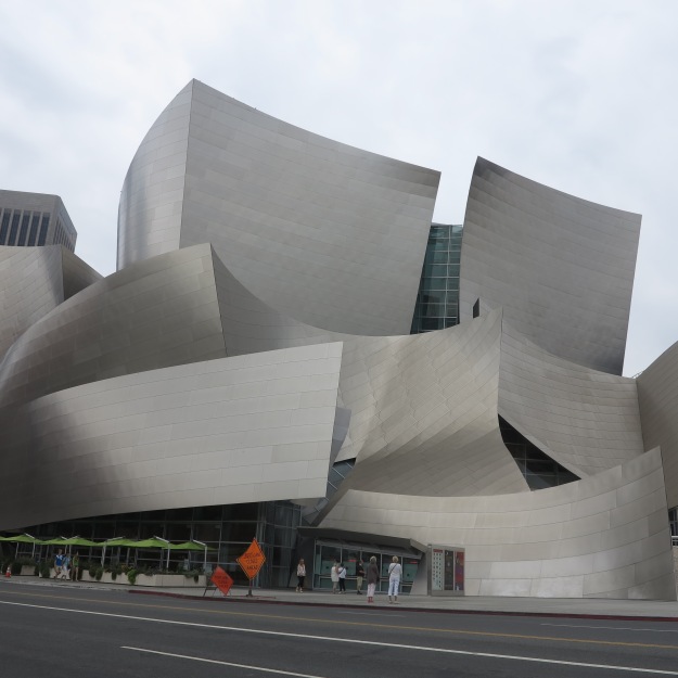 The Walt Disney Concert Hall by Frank O. Gehry, visited by Making + Meaning students during a field trip on Saturday.